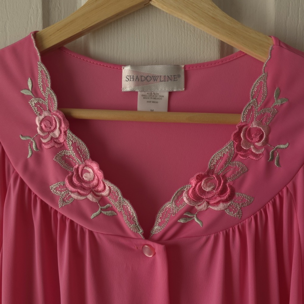 Shadowline Pink Button Front Robe Size Med Nylon Embellished - Picture 3 of 6